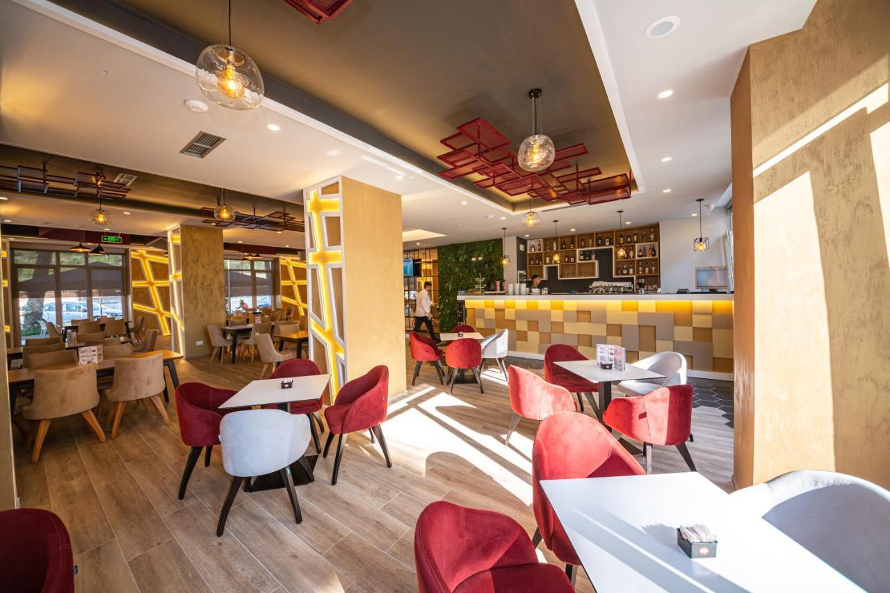 Ponari S Hotel Kryemëdhej Extérieur photo